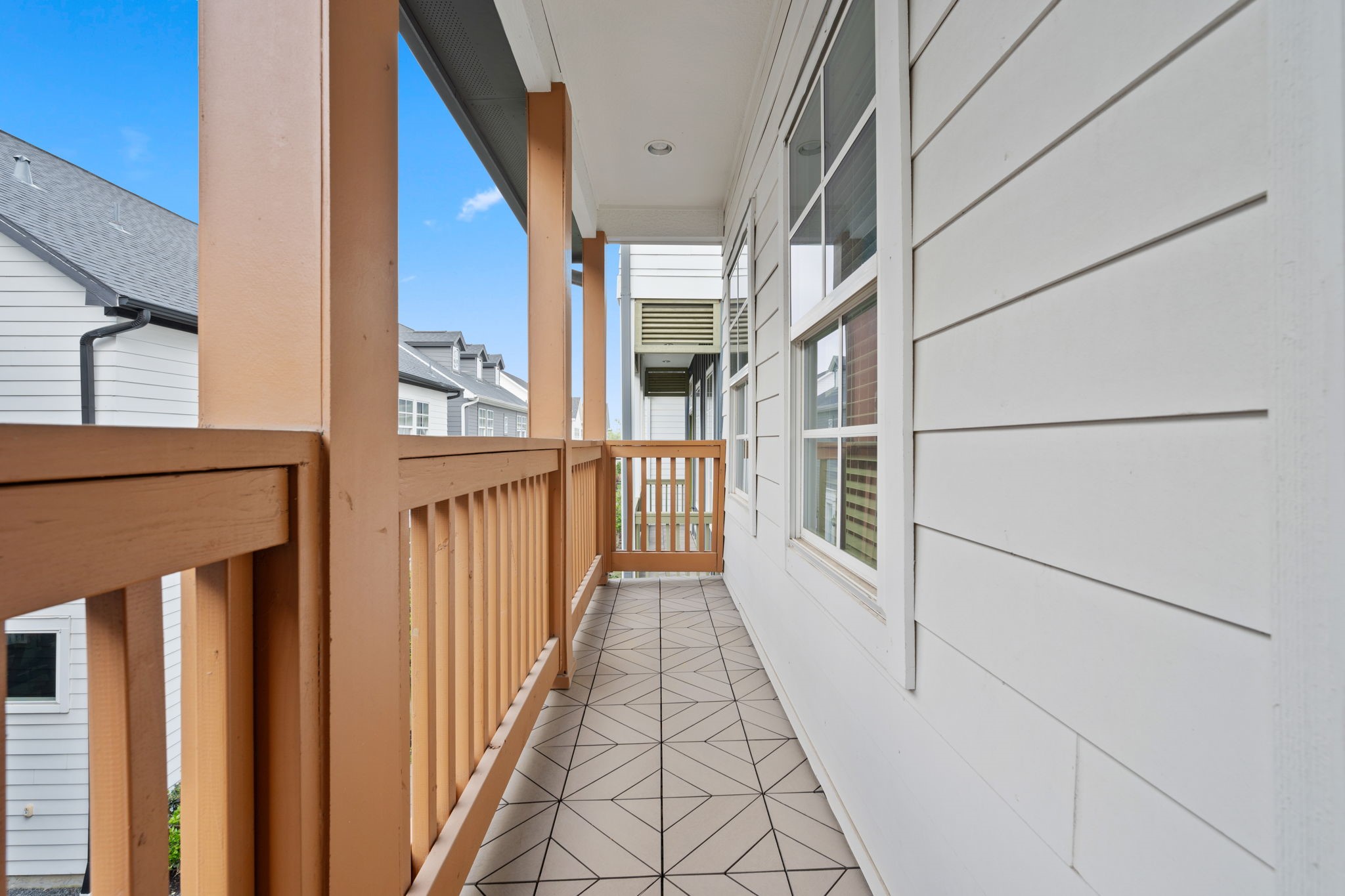 614 Delmar Street Houston, TX 77023 - Photo 24 of 36 a view of a house with wooden floor