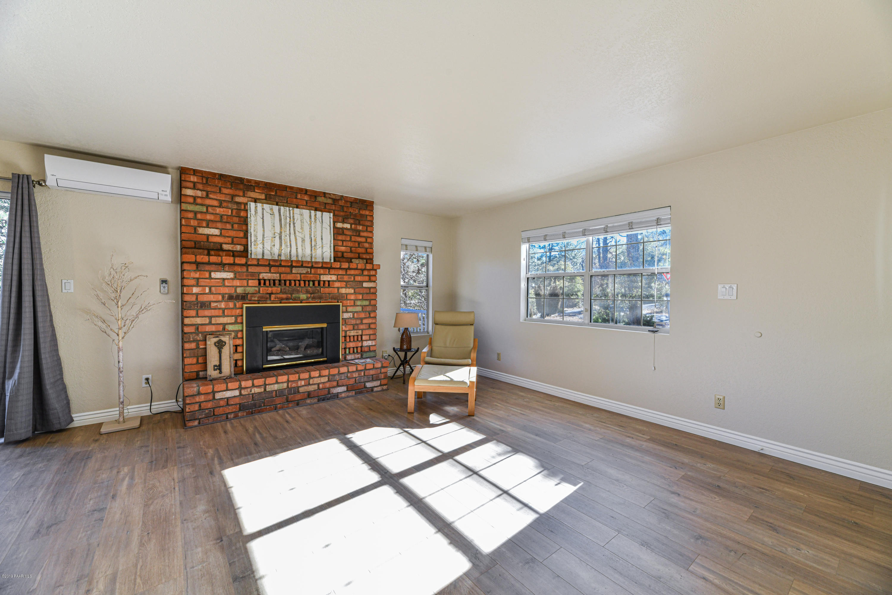 916 Sundown Road Prescott, AZ 86303 - Photo 10 of 30 Living room