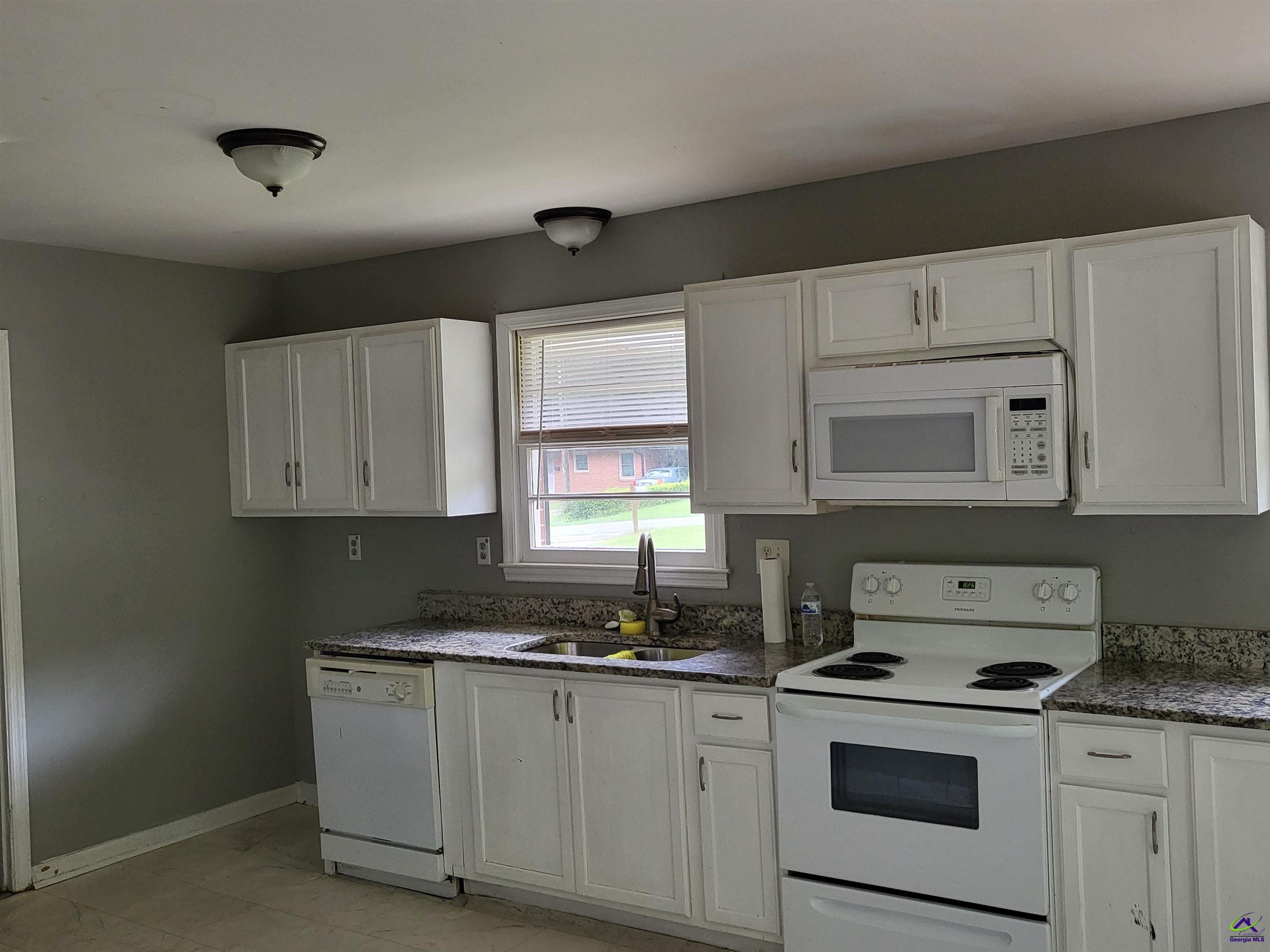 320 Draper Street Warner Robins, GA 31088 - Photo 6 of 10
