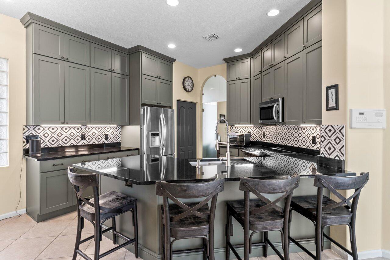 9680 Vineyard Court Boca Raton, FL 33428 - Photo 12 of 40 012-9680VineyardCourt-Unit203-BocaRaton-