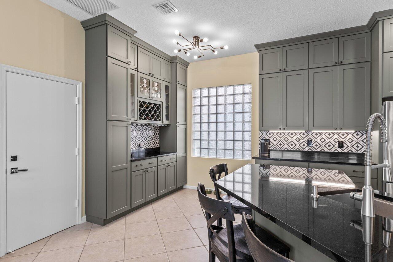 9680 Vineyard Court Boca Raton, FL 33428 - Photo 13 of 40 013-9680VineyardCourt-Unit203-BocaRaton-