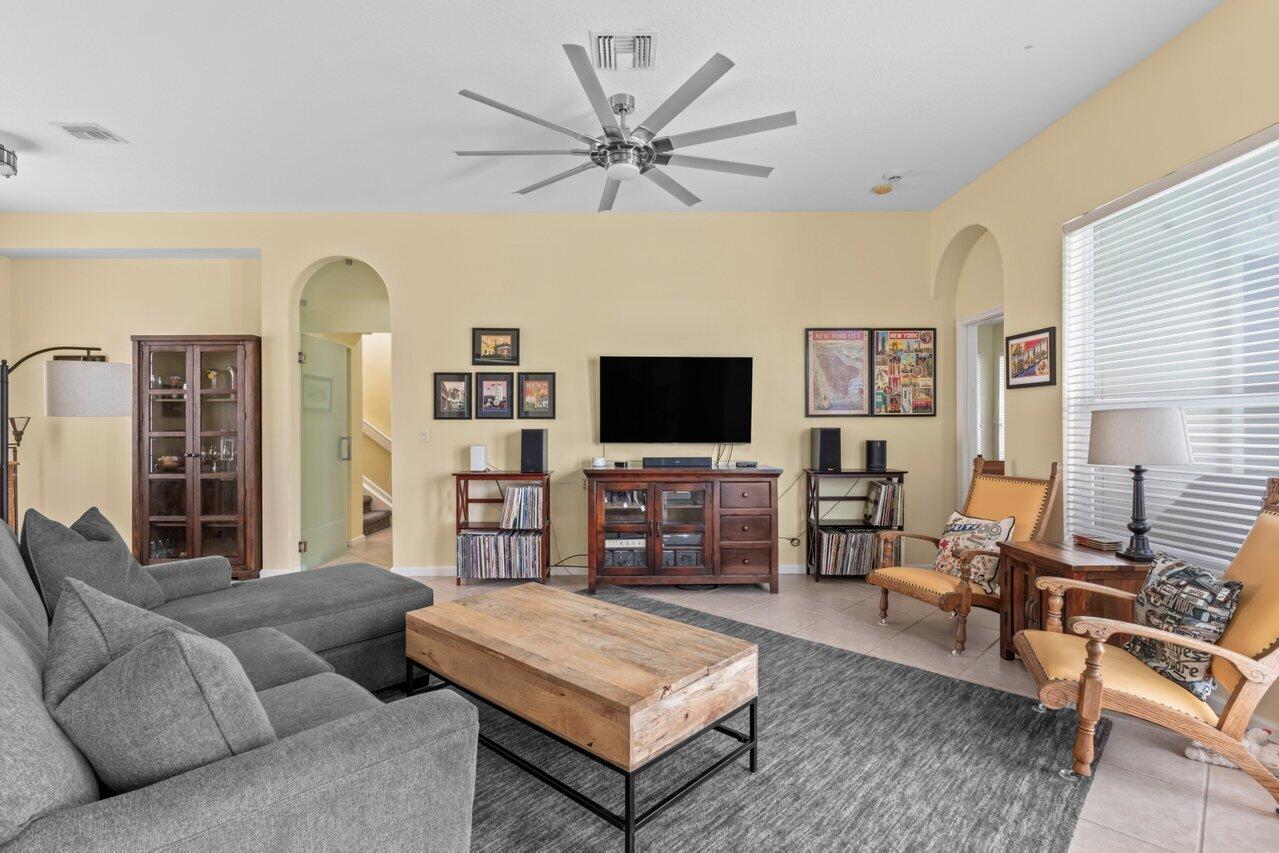 9680 Vineyard Court Boca Raton, FL 33428 - Photo 4 of 40 006-9680VineyardCourt-Unit203-BocaRaton-