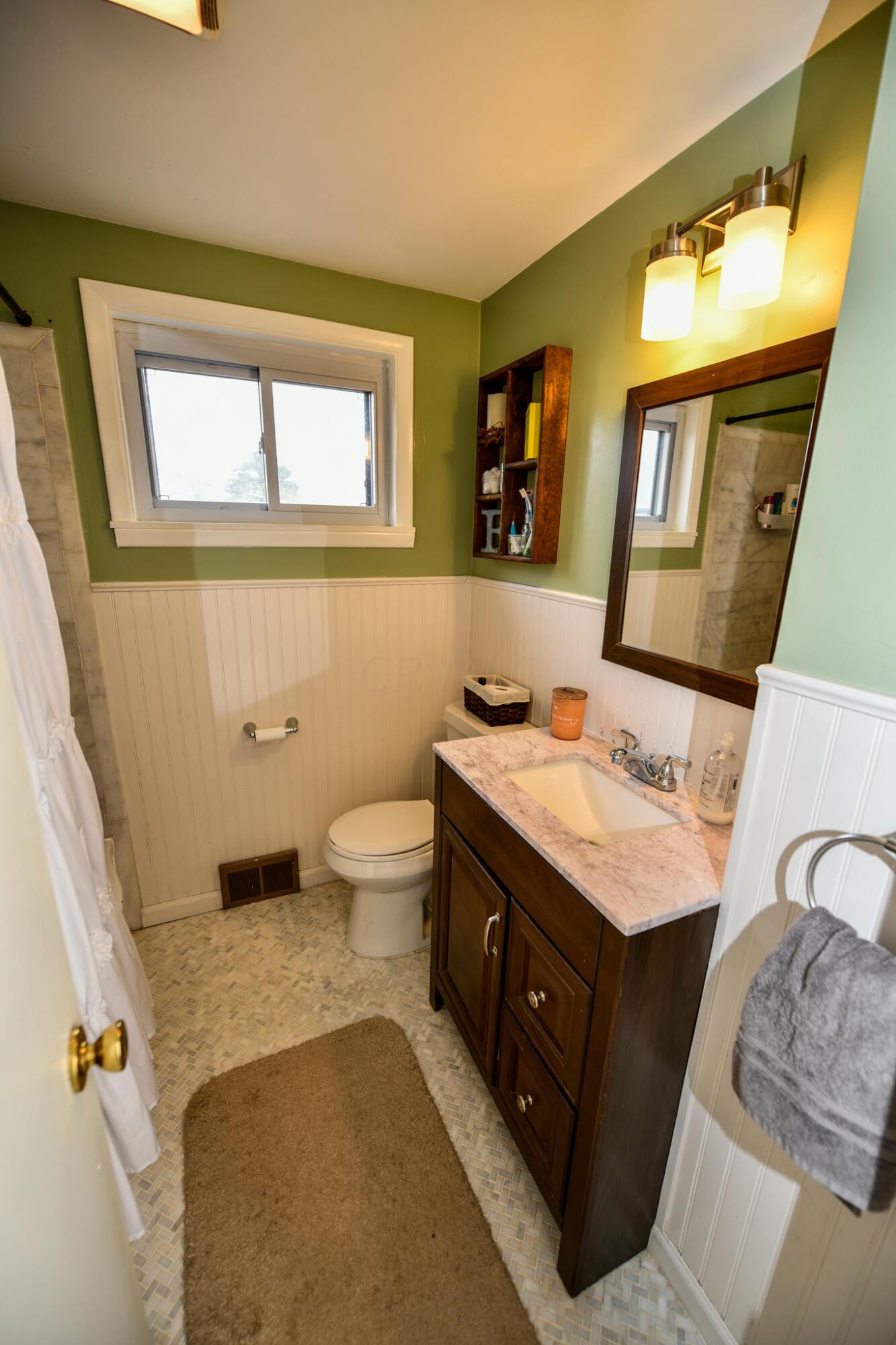 902 Afton Road Columbus, OH 43221 - Photo 36 of 42 Tiled Surround Tub/Shower