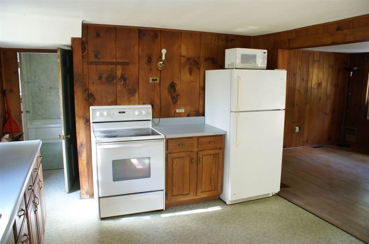 53 Pine Banks Road Putney, VT 05346 - Photo 8 of 12