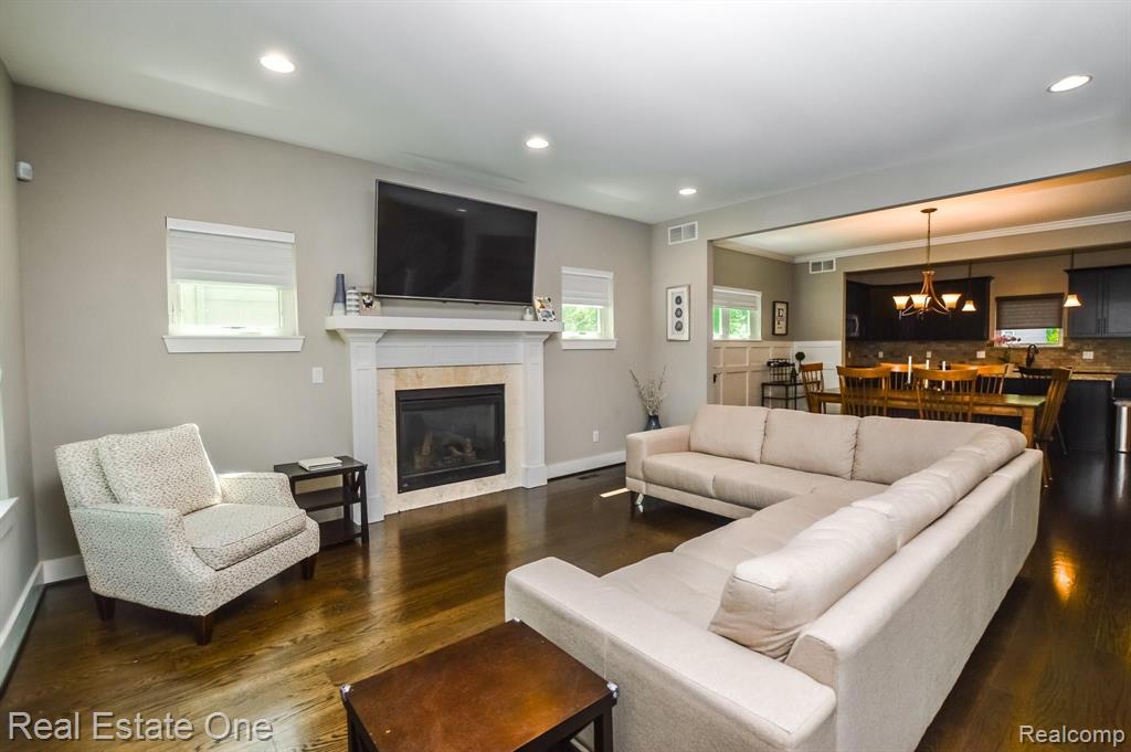 3863 Wakefield Road Berkley, MI 48072 - Photo 2 of 20