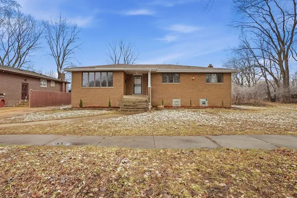 $279,000 | 14315 South Manistee Avenue, Chicago, IL 60633