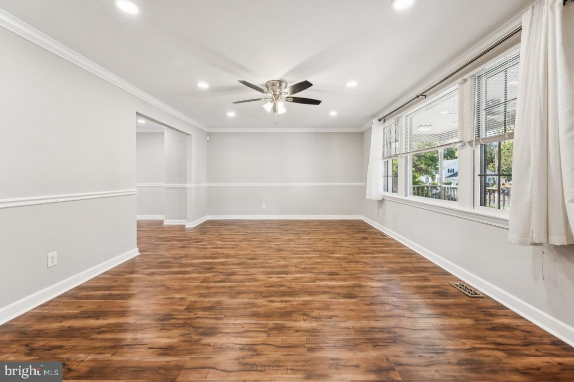 628 Chatham Road Somerdale, NJ 08083 - Photo 4 of 25 Bright and airy living space with modern charm.