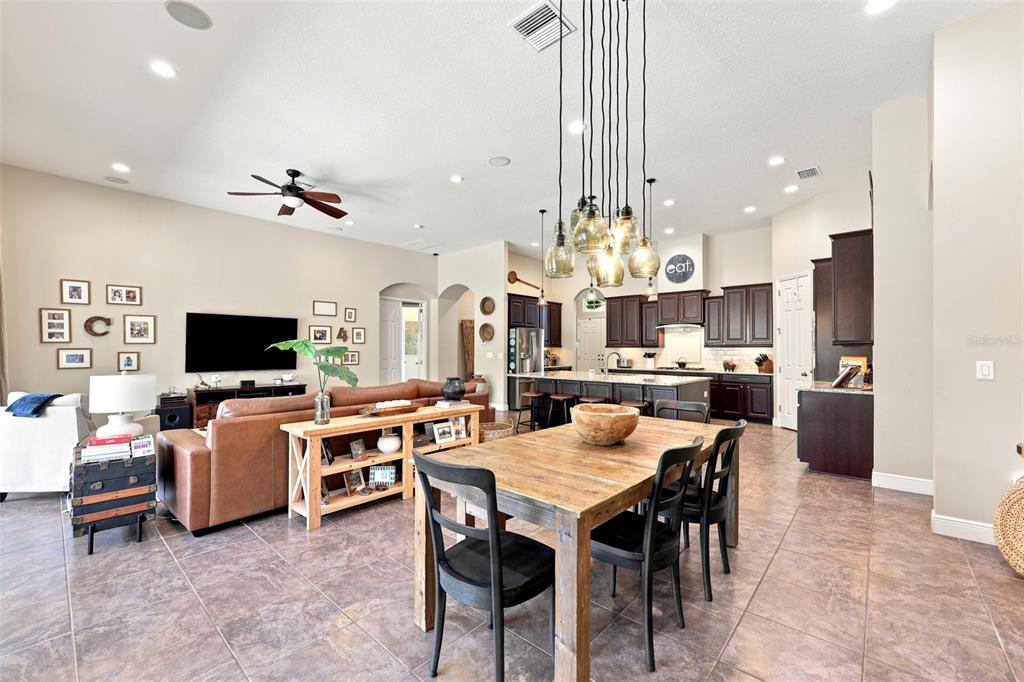 15512 Mossy Ridge Lane Lithia, FL 33547 - Photo 7 of 59