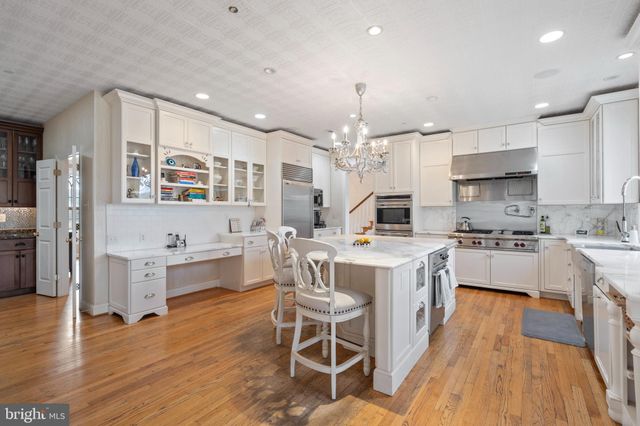 $1,880,000 | 4 Green Gable Lane, Newtown Square, PA 19073