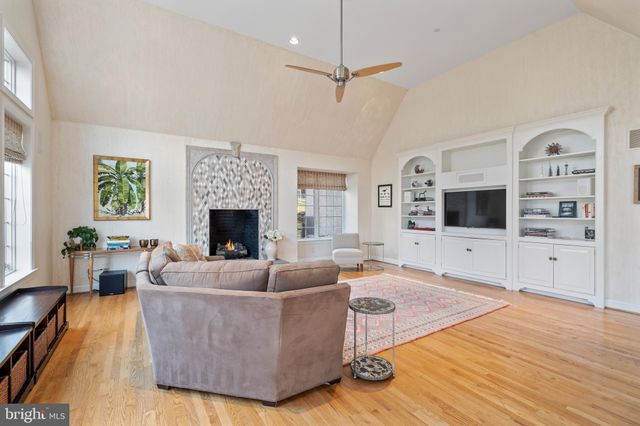 $1,880,000 | 4 Green Gable Lane, Newtown Square, PA 19073