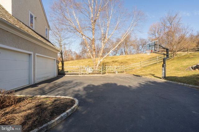 $1,880,000 | 4 Green Gable Lane, Newtown Square, PA 19073