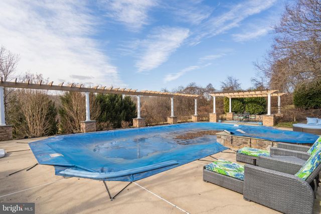 $1,880,000 | 4 Green Gable Lane, Newtown Square, PA 19073