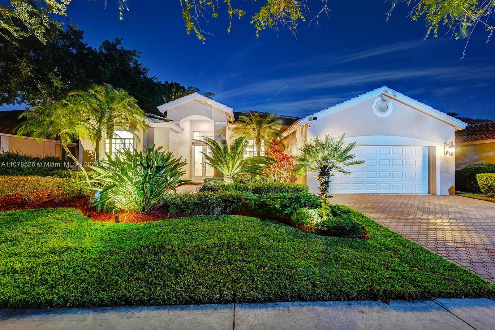 2724 Oakbrook Drive Weston, FL 33332 - Photo 1 of 20