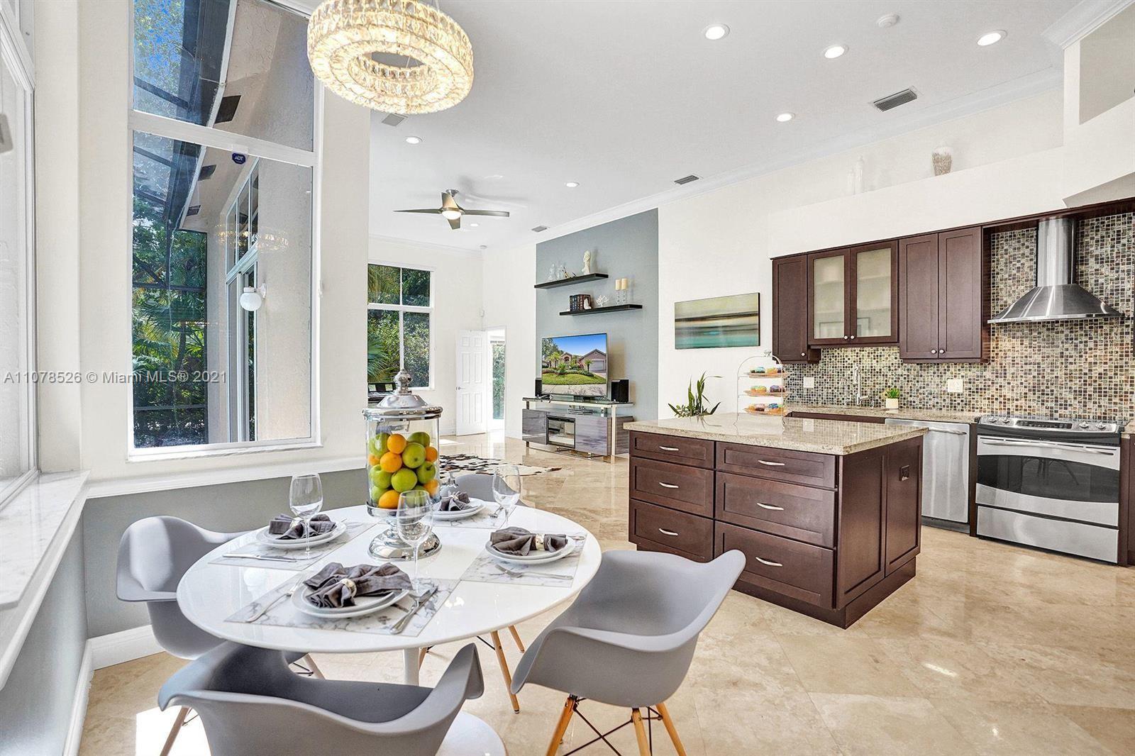 2724 Oakbrook Drive Weston, FL 33332 - Photo 12 of 20