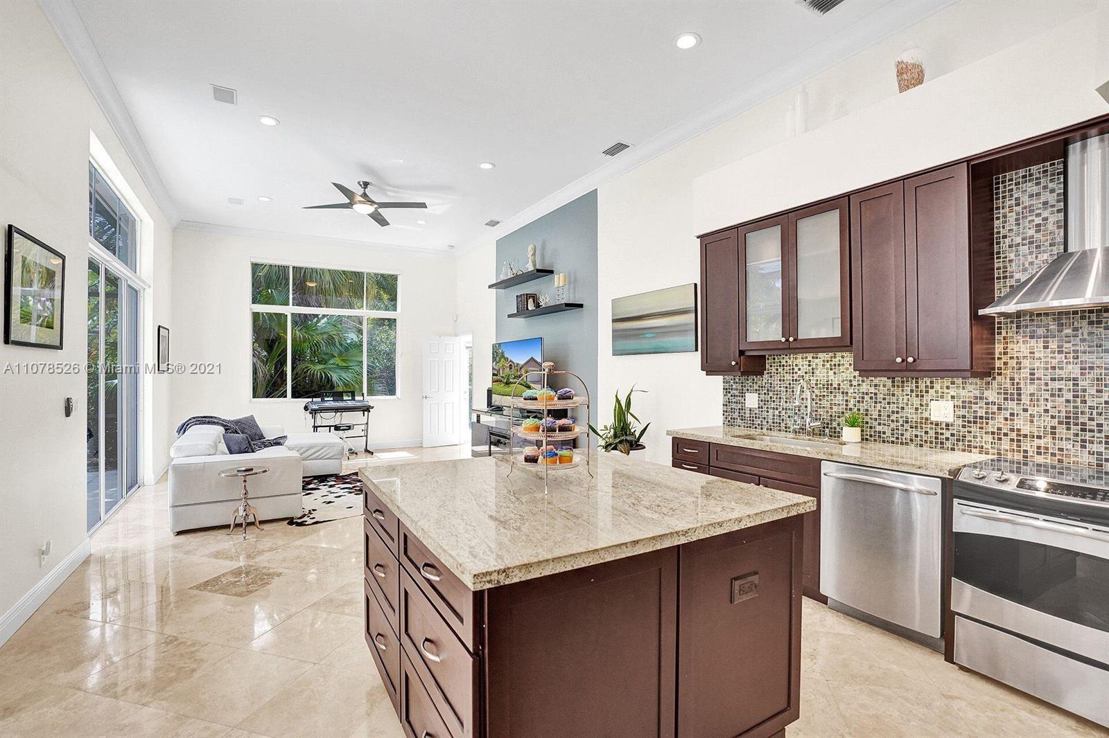 2724 Oakbrook Drive Weston, FL 33332 - Photo 16 of 20