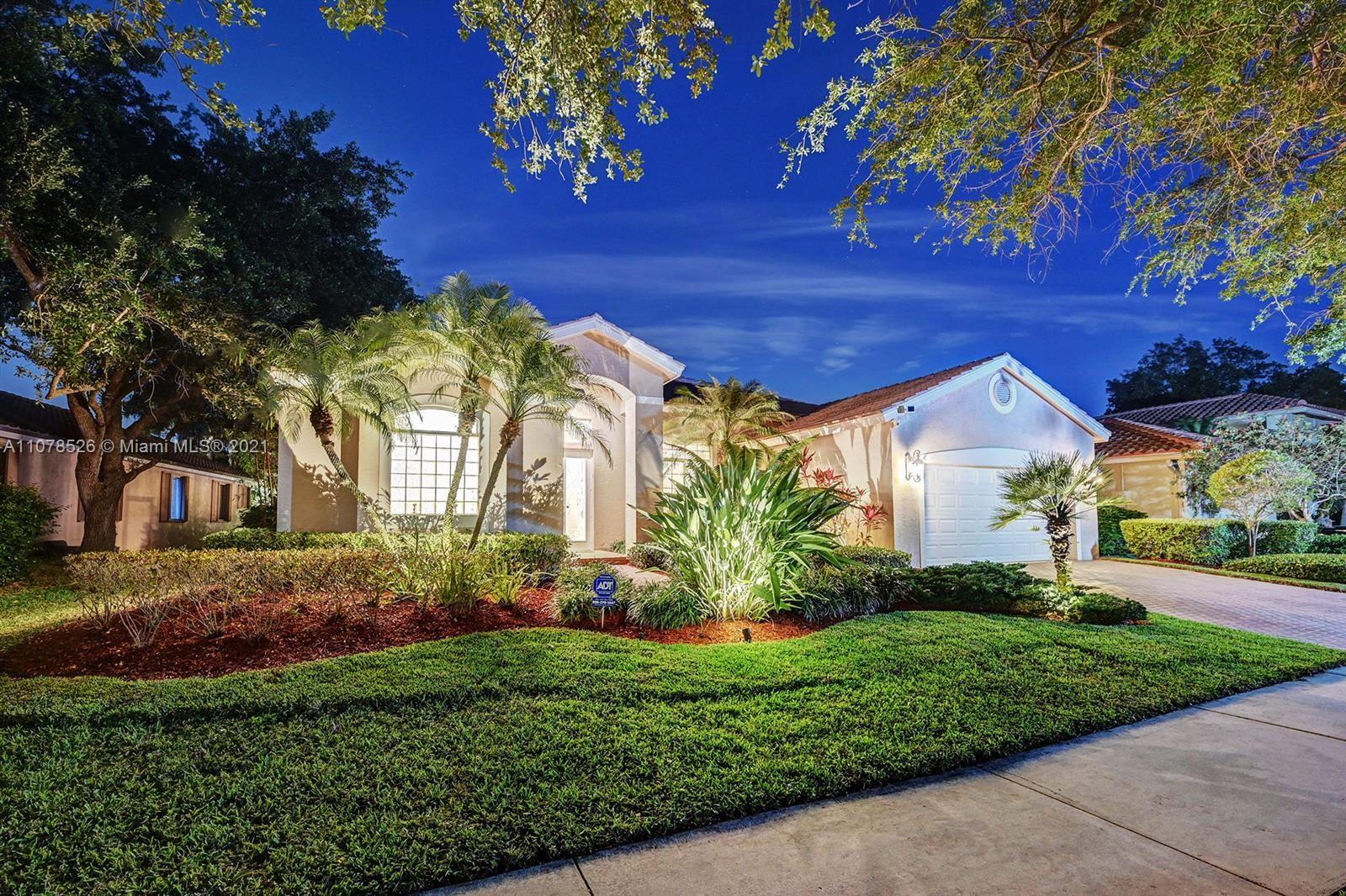 2724 Oakbrook Drive Weston, FL 33332 - Photo 3 of 20