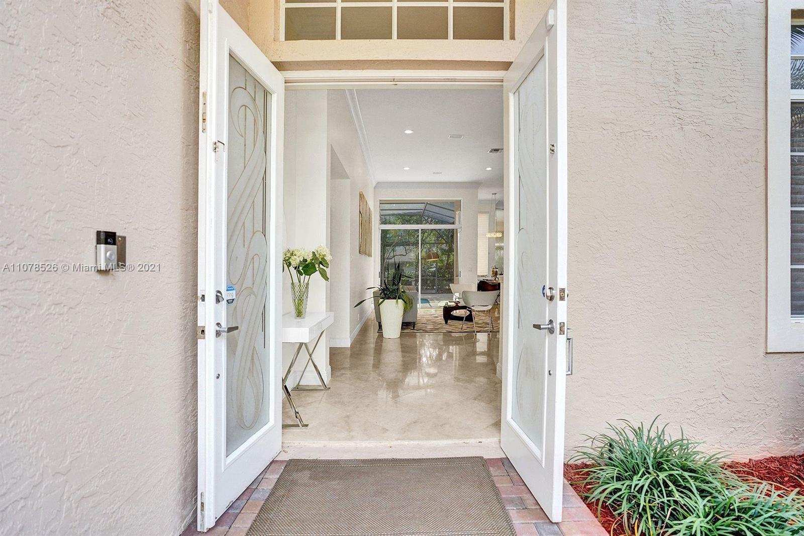 2724 Oakbrook Drive Weston, FL 33332 - Photo 4 of 20