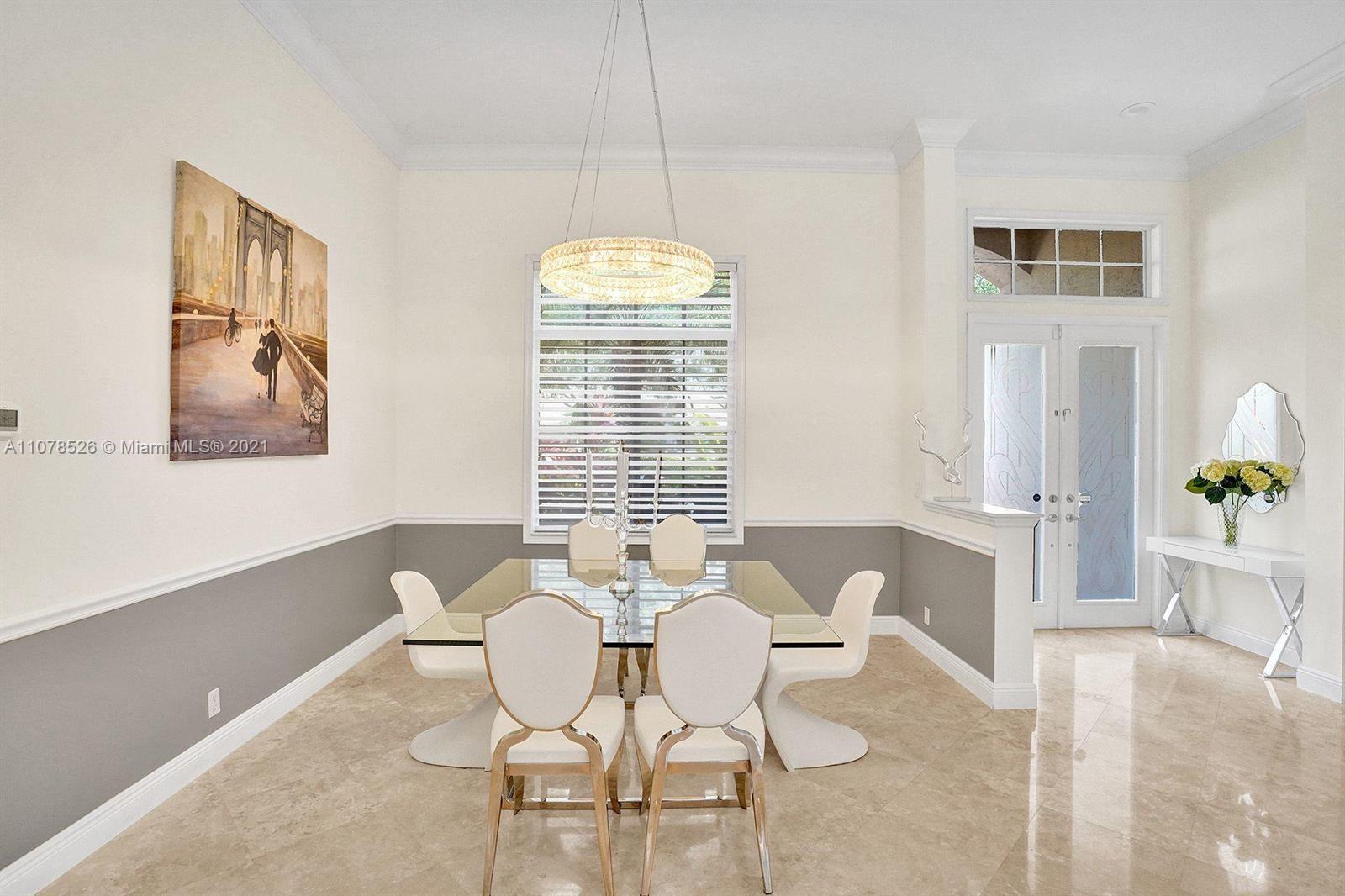 2724 Oakbrook Drive Weston, FL 33332 - Photo 8 of 20