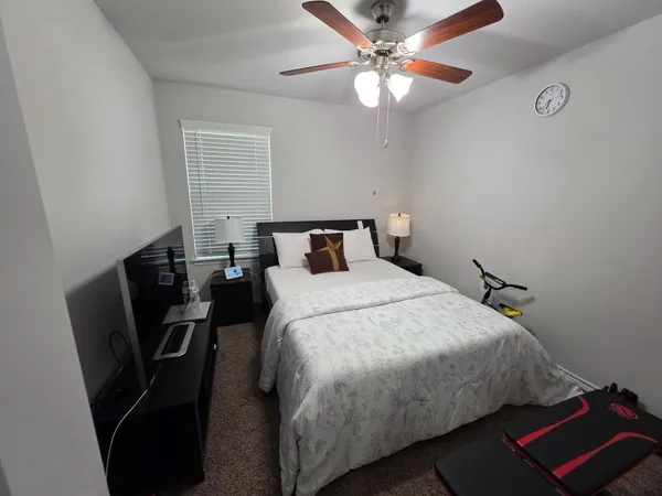 $2,400 | 1102 Davy Street, Brenham, TX 77833