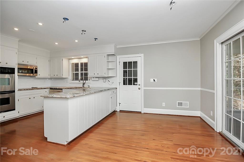 4921 Sentinel Post Road Charlotte, NC 28226 - Photo 13 of 36 Gallery Image 13