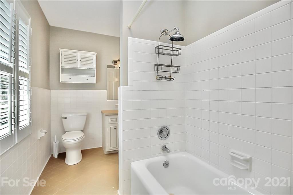 4921 Sentinel Post Road Charlotte, NC 28226 - Photo 25 of 36 Gallery Image 25