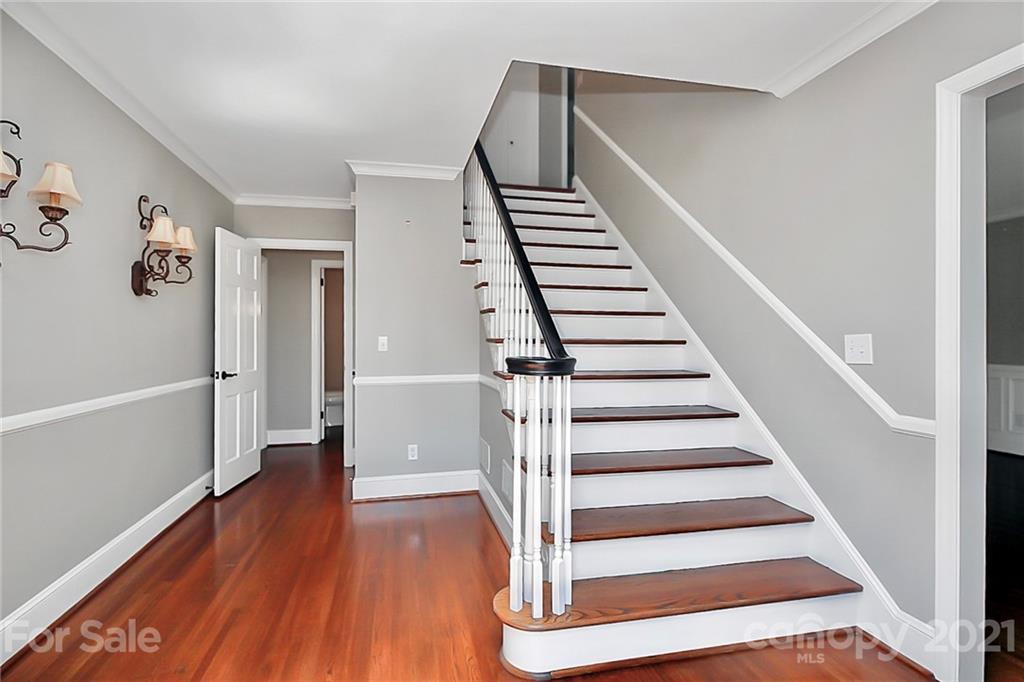 4921 Sentinel Post Road Charlotte, NC 28226 - Photo 4 of 36 Gallery Image 4