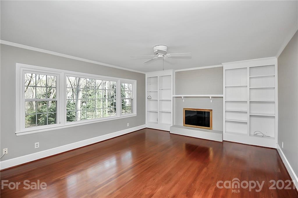 4921 Sentinel Post Road Charlotte, NC 28226 - Photo 5 of 36 Gallery Image 5