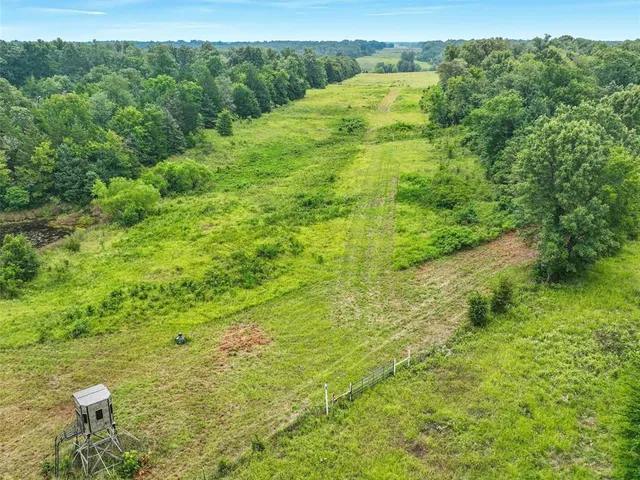 $299,999 | 37100 County Road, Sumner, TX 75486