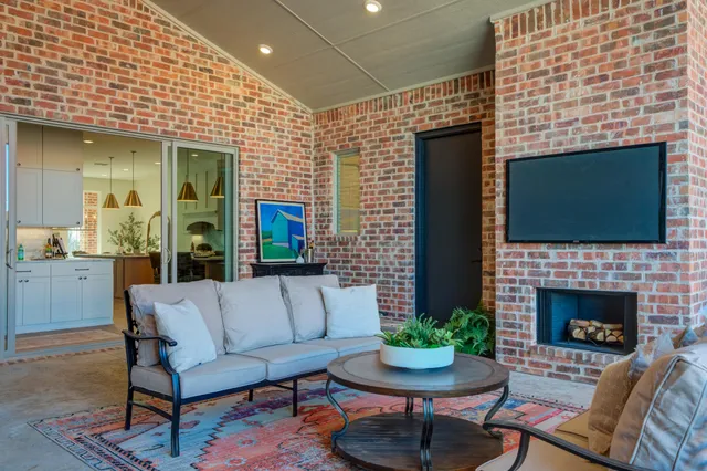 $1,025,000 | 4022 136th Street, Lubbock, TX 79423