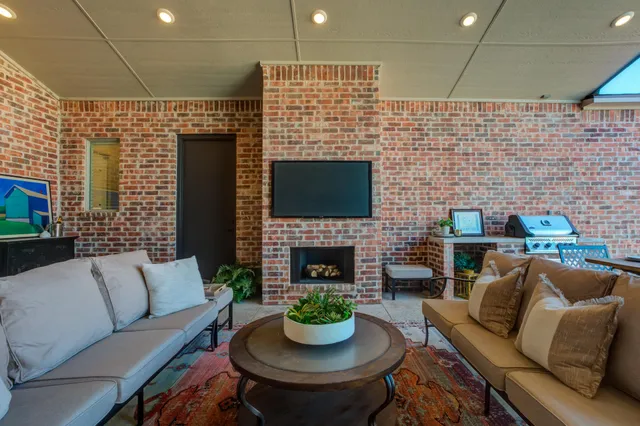 $1,025,000 | 4022 136th Street, Lubbock, TX 79423