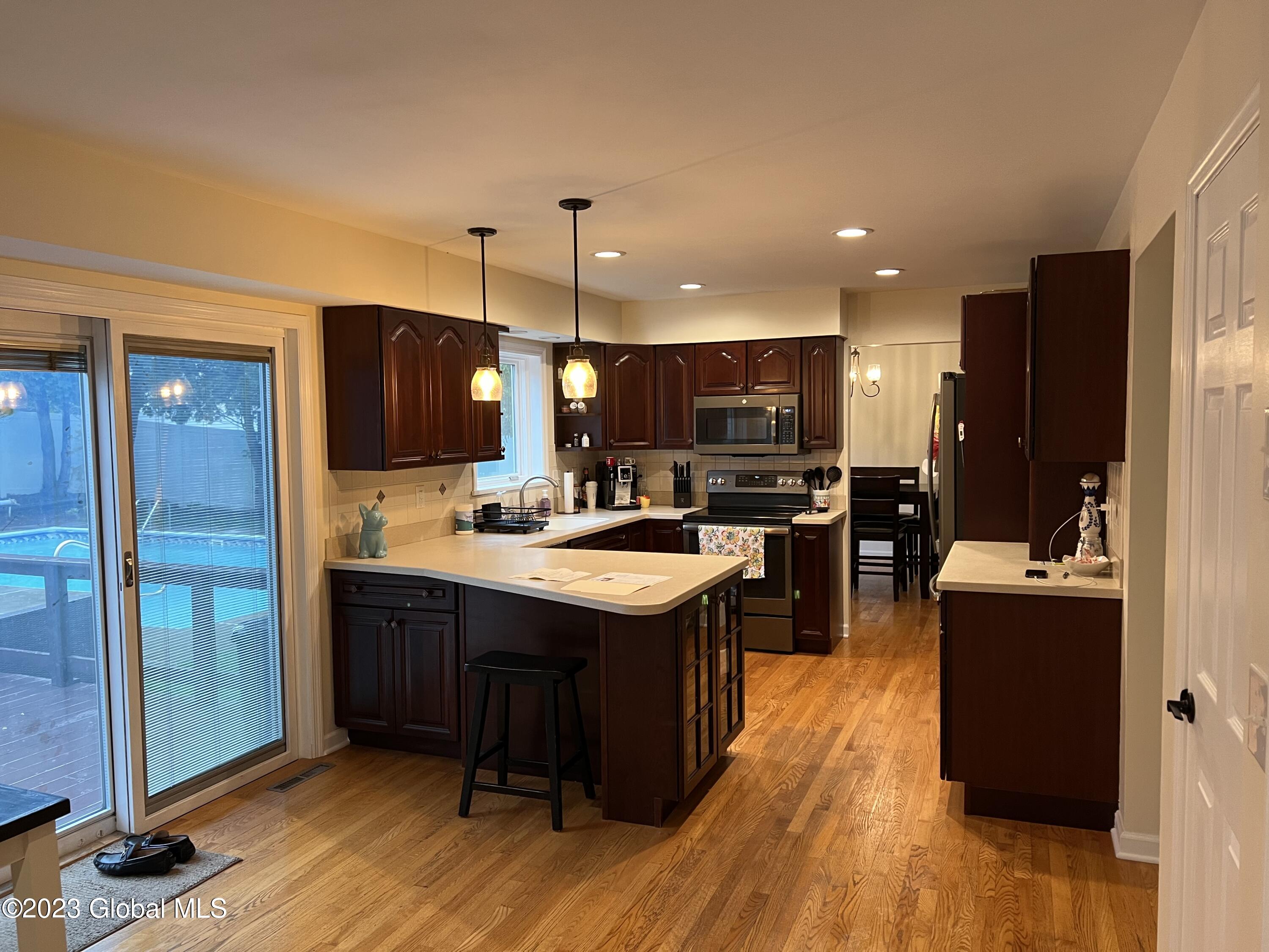 24 Bobwhite Drive Bethlehem, NY 12077 - Photo 2 of 33 880EAFB4-1B24-4C2E-9072-AA21F16F513C