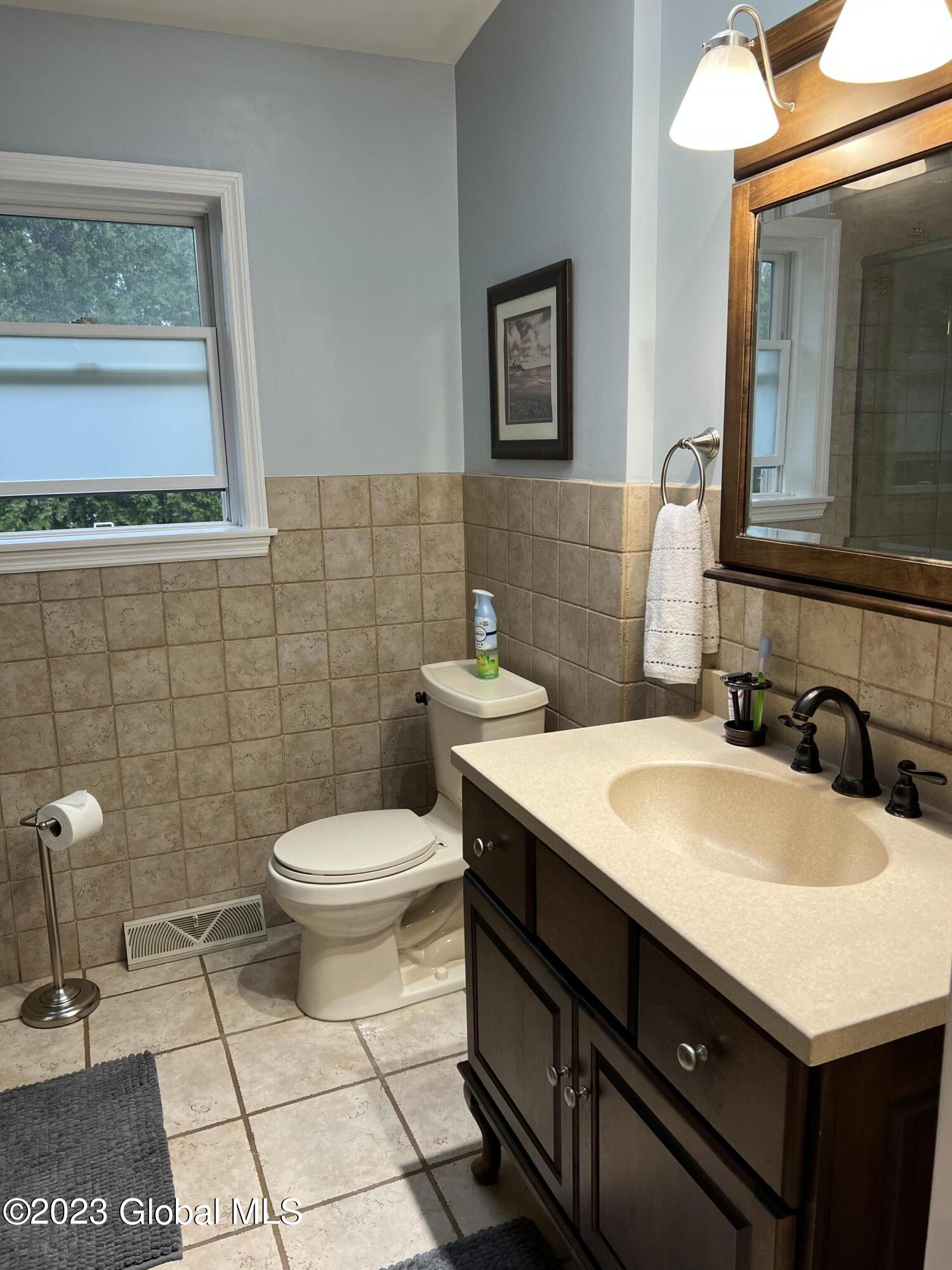 24 Bobwhite Drive Bethlehem, NY 12077 - Photo 10 of 33 FC4D40F0-9315-475F-875D-1D631B04C759