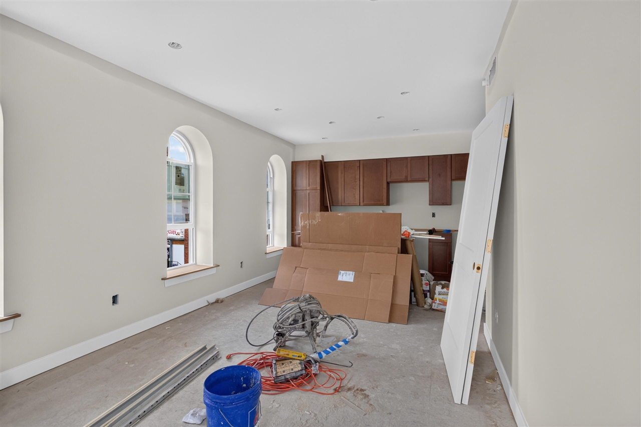 101 Monroe Street, Unit : 2 Brooklyn, MI 49230 - Photo 4 of 9