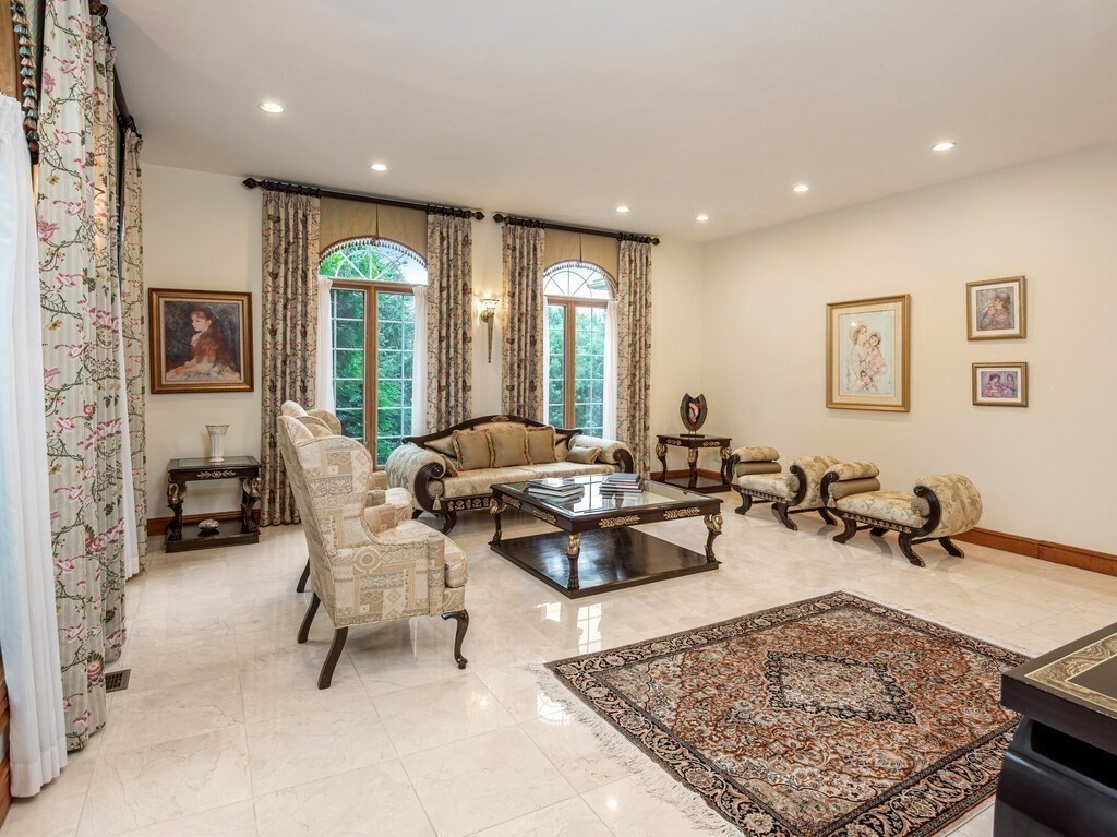 22 Coachman Ridge Road Shrewsbury, MA 01545 - Photo 8 of 42 Gallery Image 8