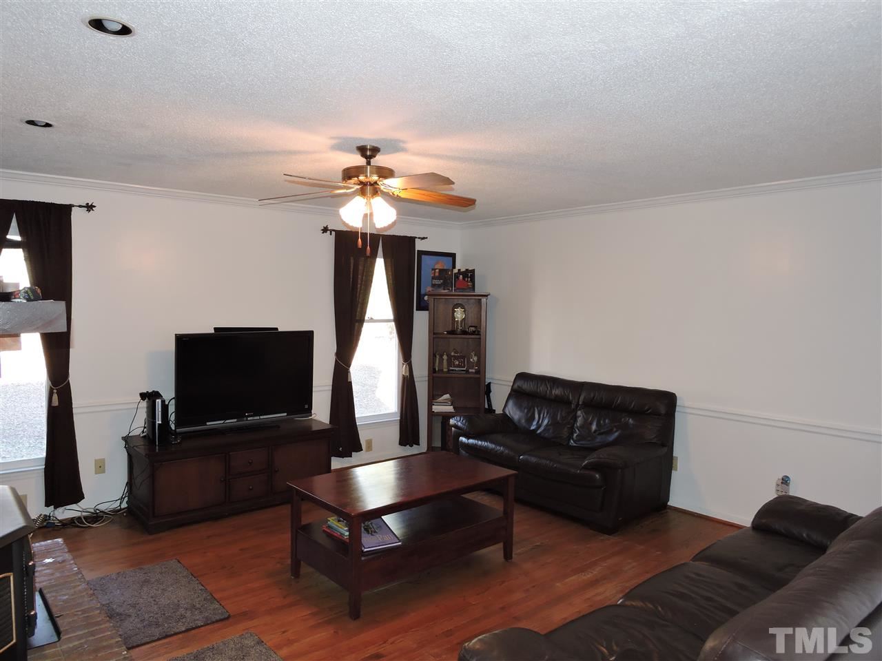 1829 Grande Oaks Road Durham, NC 27712 - Photo 2 of 25 Gallery Image 2