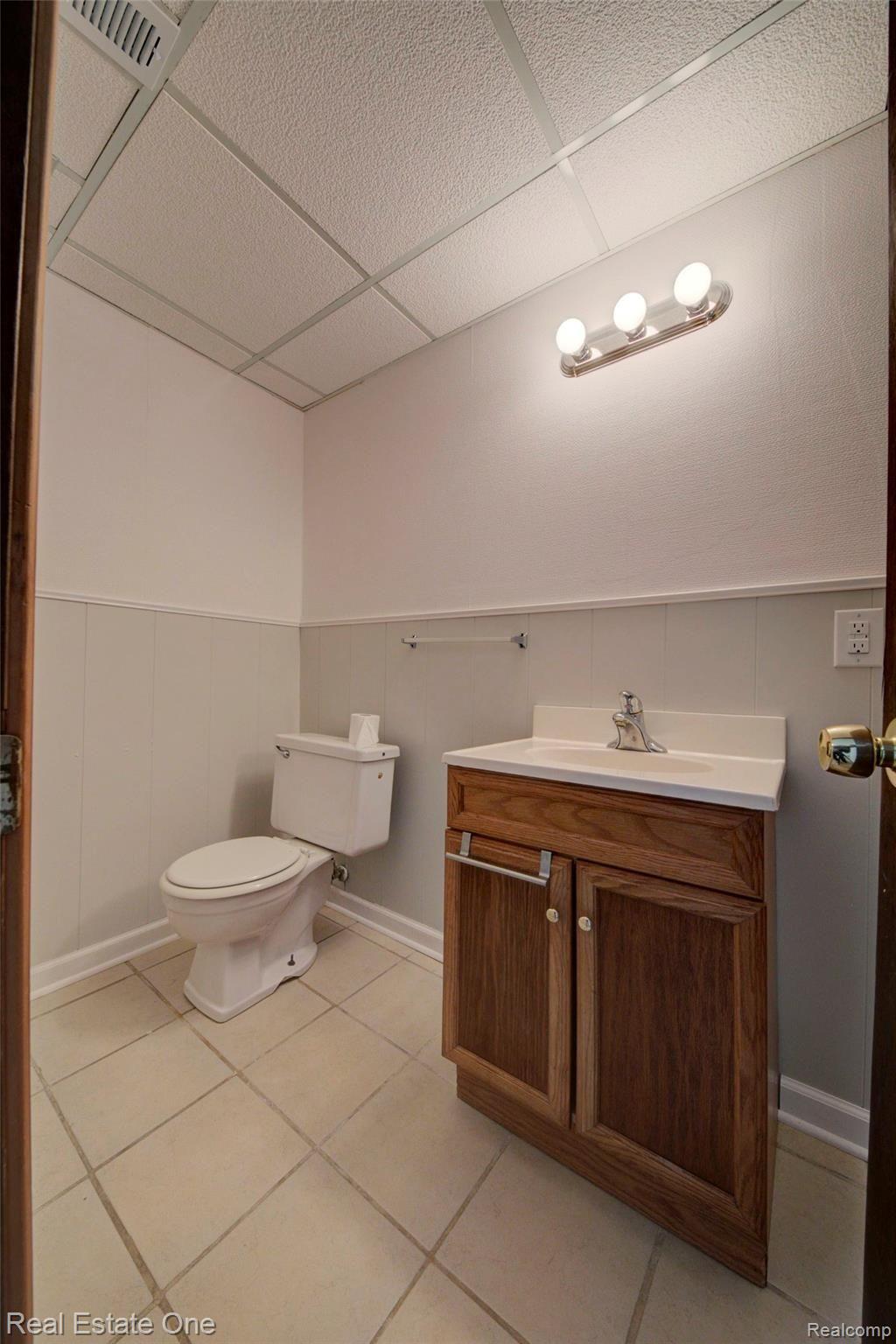 2400 Patterson Lk Road Pinckney, MI 48169 - Photo 23 of 48 4H8A1602_3_4.jpg