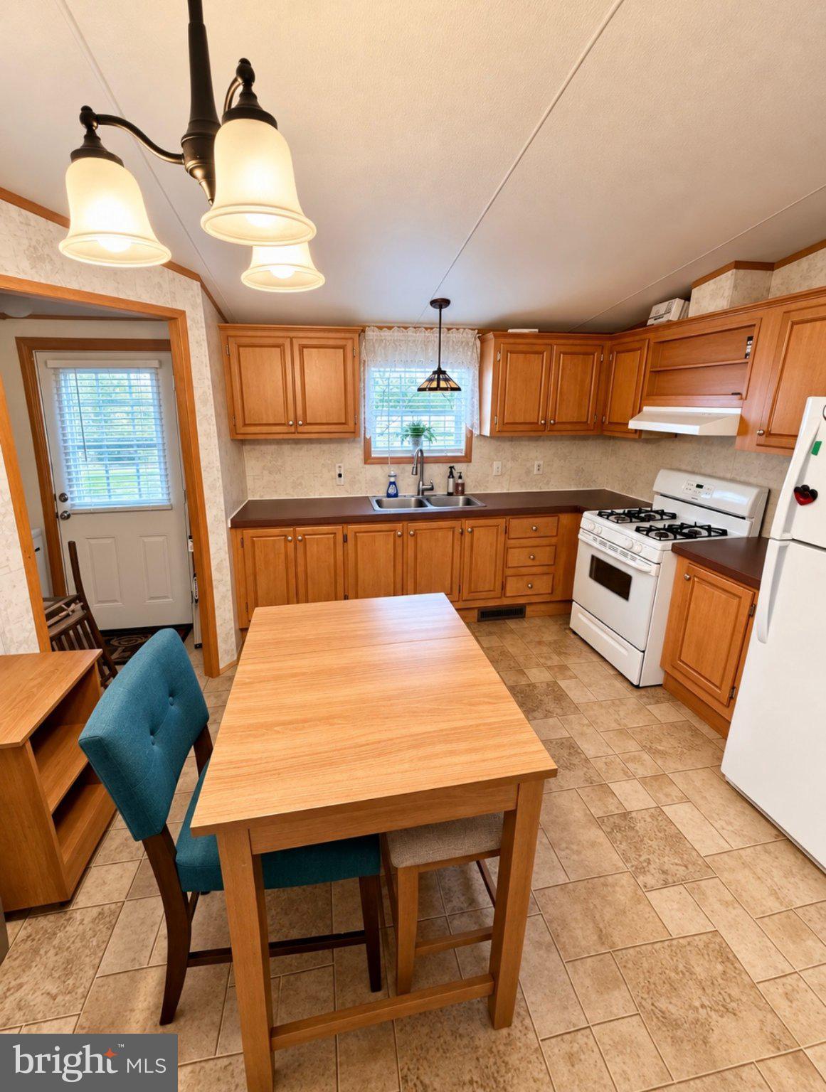 3584 Mobile Road Harrisburg, PA 17109 - Photo 5 of 19 Gallery Image 5