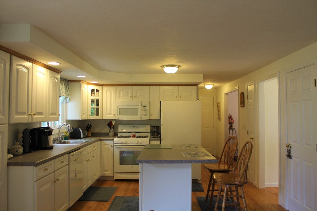 68 Woodlawn Road Randolph, MA 02368 - Photo 12 of 24 Gallery Image 12