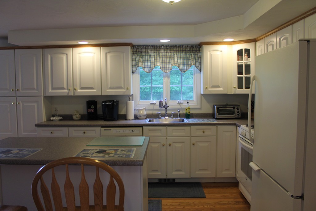 68 Woodlawn Road Randolph, MA 02368 - Photo 13 of 24 Gallery Image 13