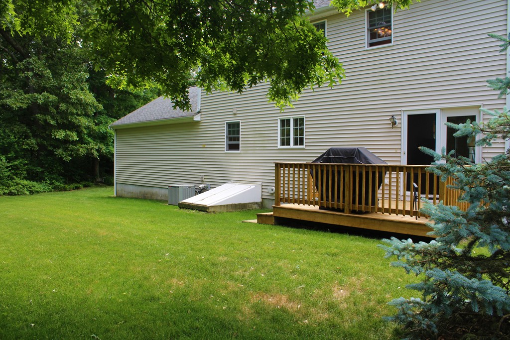 68 Woodlawn Road Randolph, MA 02368 - Photo 3 of 24 Gallery Image 3
