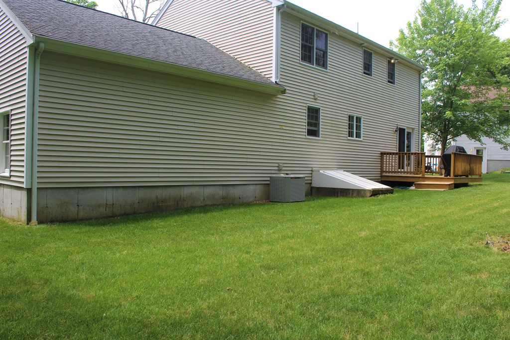 68 Woodlawn Road Randolph, MA 02368 - Photo 4 of 24 Gallery Image 4