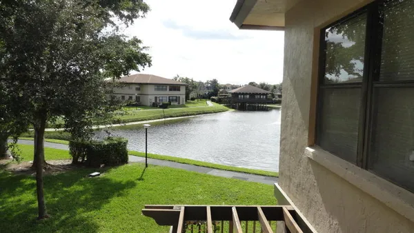 $2,200 | 2018 Southwest 29th Court, Unit 6A2, Delray Beach, FL 33445