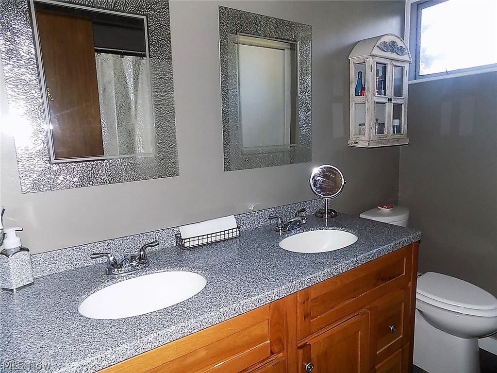 1905 Kemery Road Akron, OH 44333 - Photo 20 of 32
