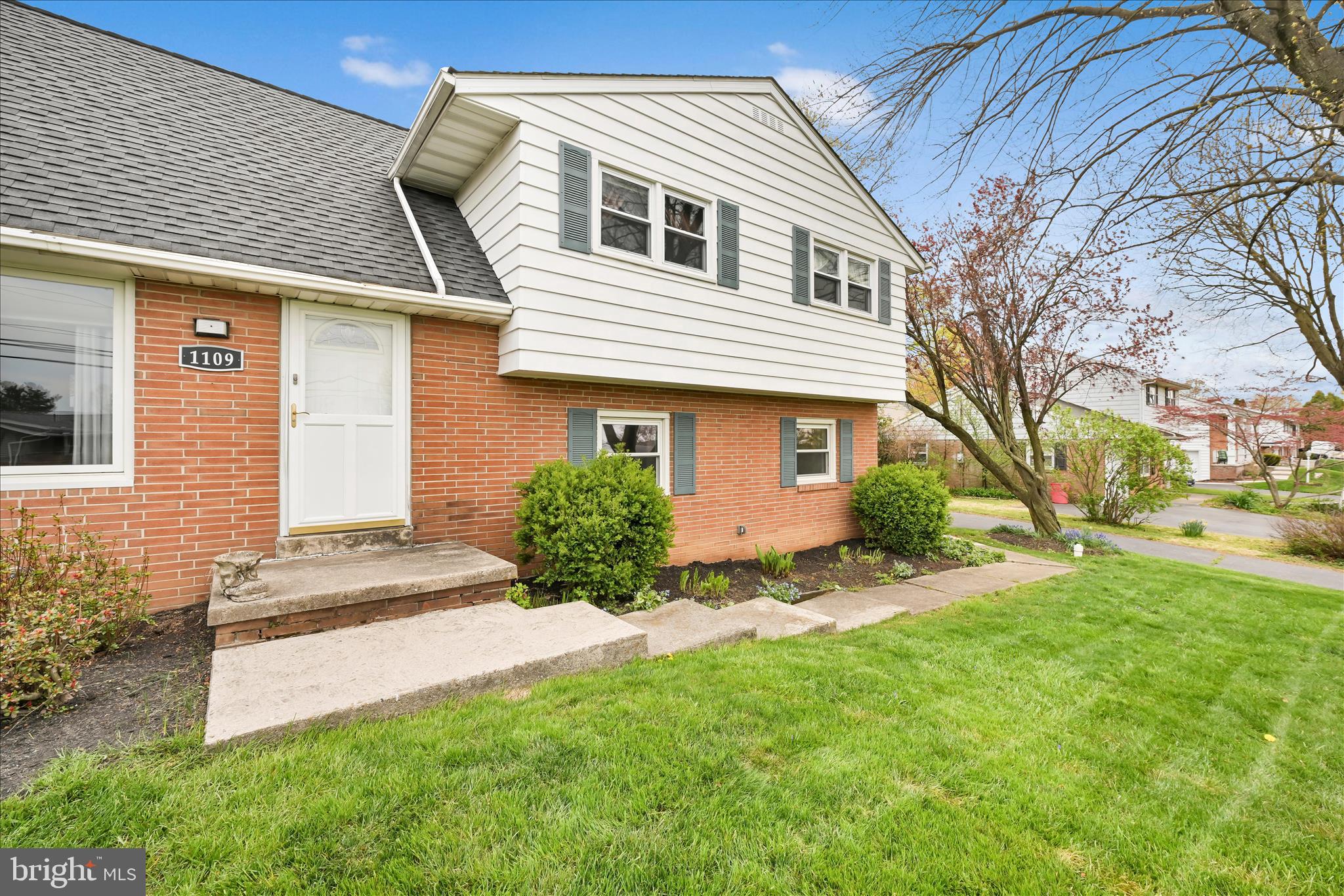 1109 Nissley Road Lancaster, PA 17601 - Photo 3 of 42 Exterior Front