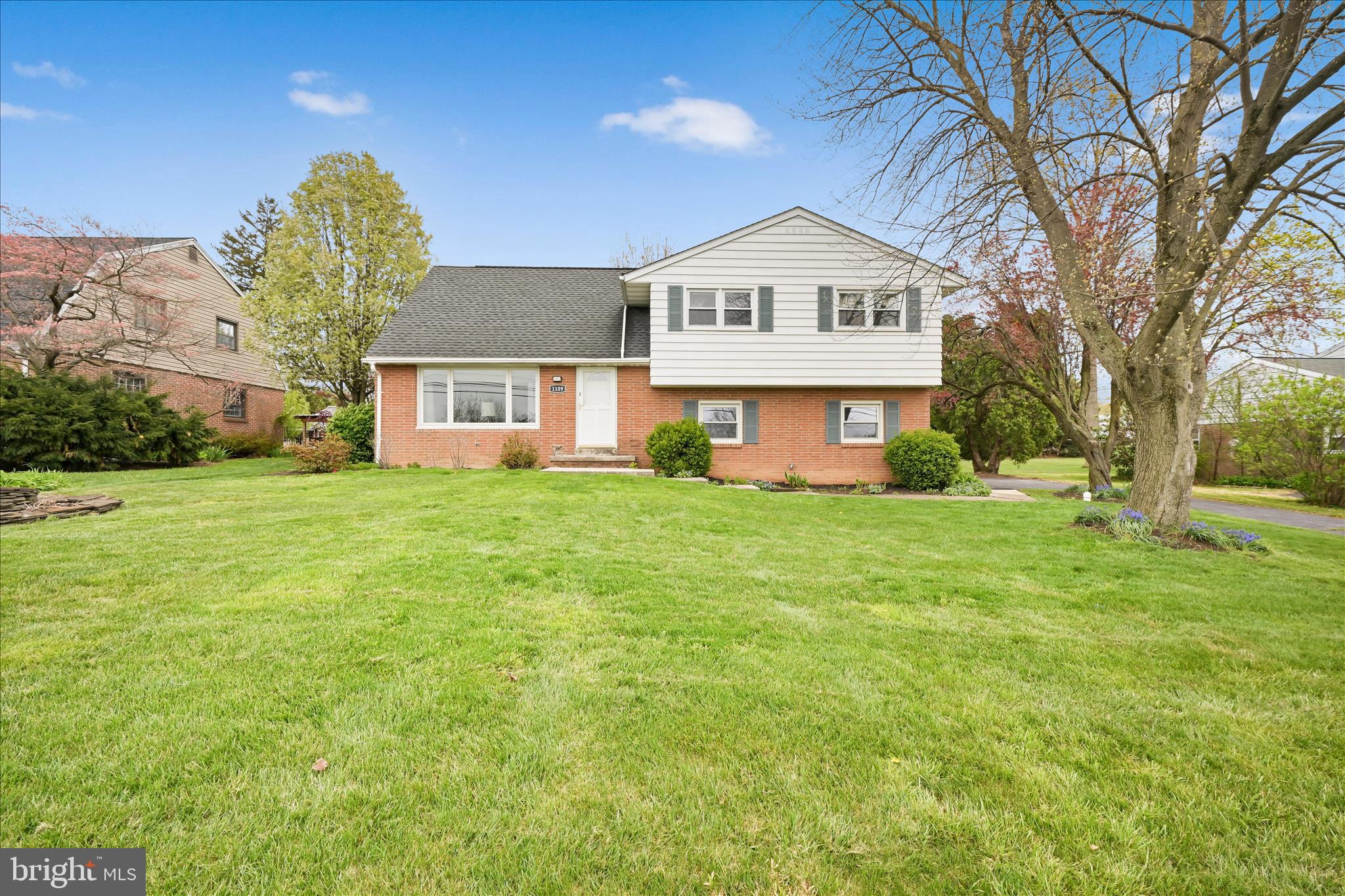 1109 Nissley Road Lancaster, PA 17601 - Photo 4 of 42 Exterior Front