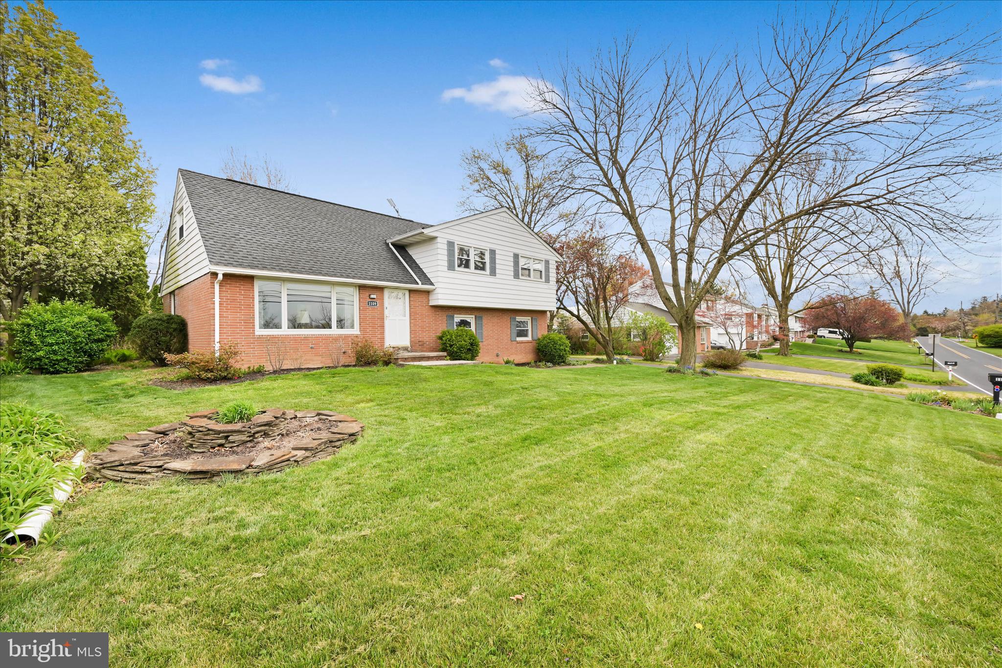 1109 Nissley Road Lancaster, PA 17601 - Photo 6 of 42 Exterior Front