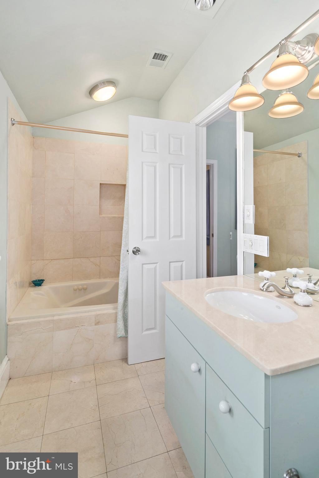 2001 19th Street Northwest, Unit 10 Washington, DC 20009 - Photo 25 of 28