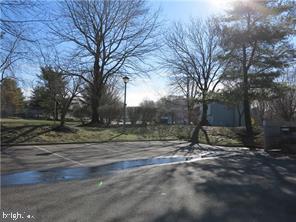 2012 Raven's Row Marlton, NJ 08053 - Photo 4 of 24 Parking Area