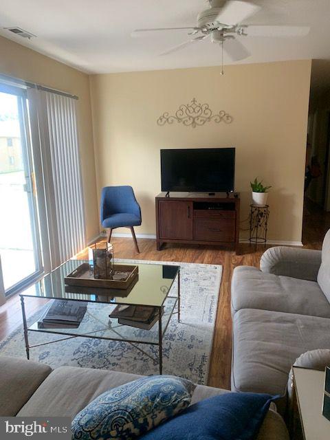 2012 Raven's Row Marlton, NJ 08053 - Photo 6 of 24 Living Room