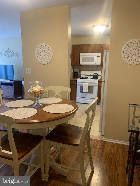 2012 Raven's Row Marlton, NJ 08053 - Photo 10 of 24 Dining room